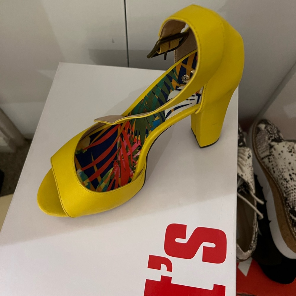 Yellow 5 in platform heels